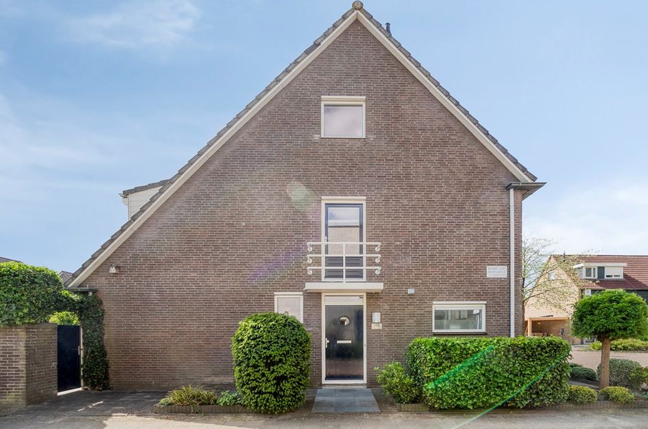 Nienke van Hichtumpad 110