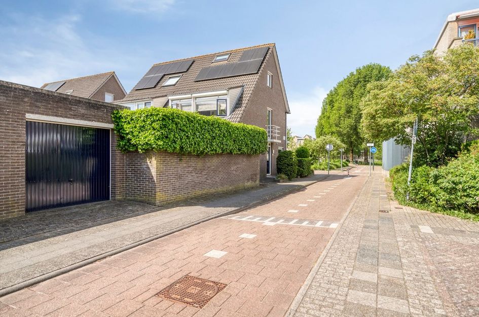 Nienke van Hichtumpad 110