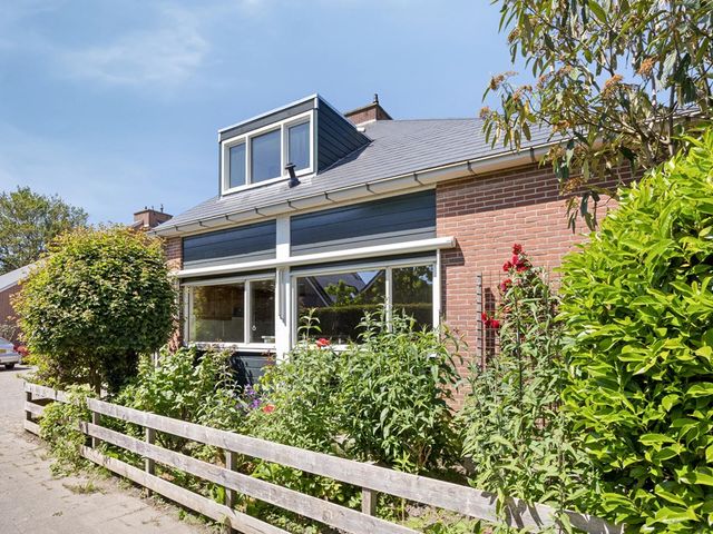 Opkamer 6, Zwaag