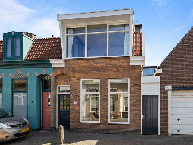 De Ruijterstraat 2, Den Helder