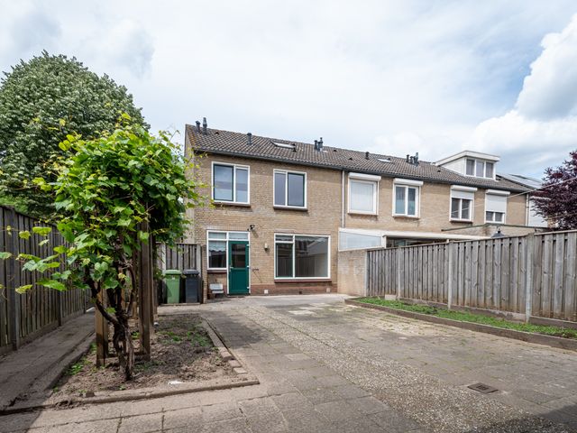 Brederostraat 15, Goor