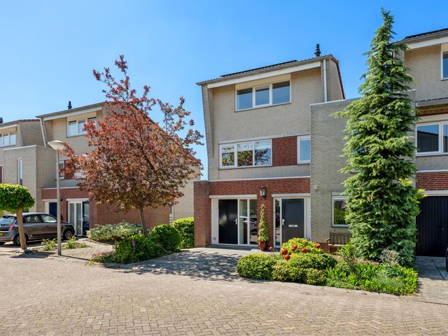 Linge 48, Nieuwerkerk aan den IJssel