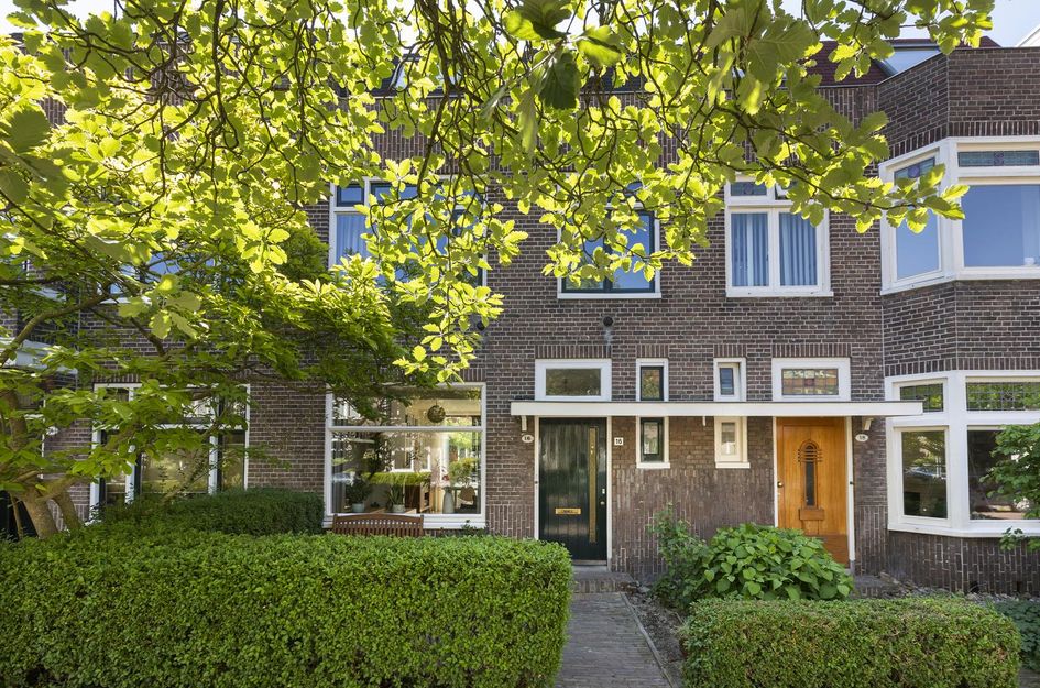 Adelheidstraat 16