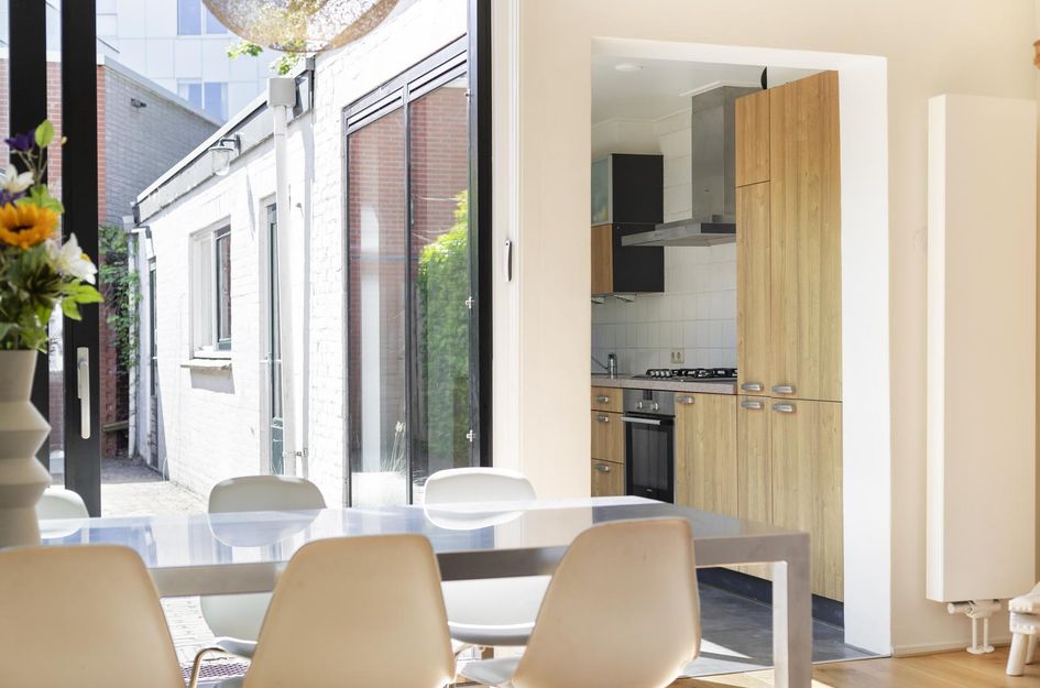 Adelheidstraat 16