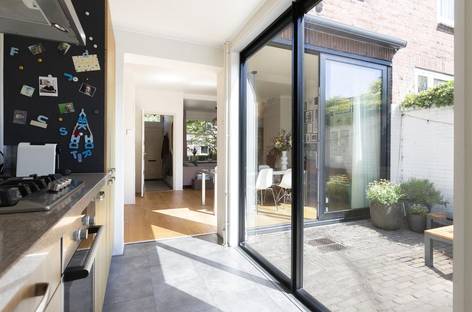 Adelheidstraat 16