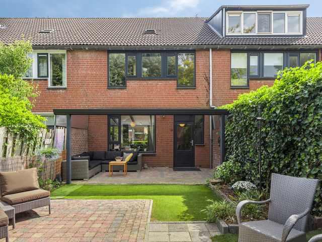 Jura 44, Utrecht