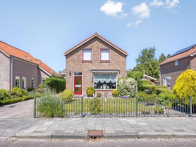 Rozenhoutstraat 8, Heerhugowaard