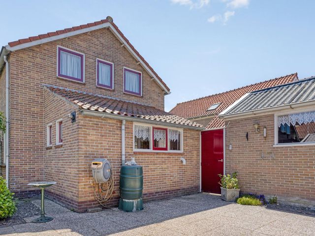 Rozenhoutstraat 8, Heerhugowaard