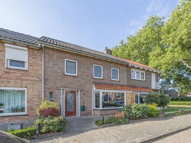 Leeuwenlaan 9, Terneuzen