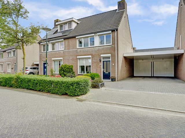 De Hoeven 13, Hapert