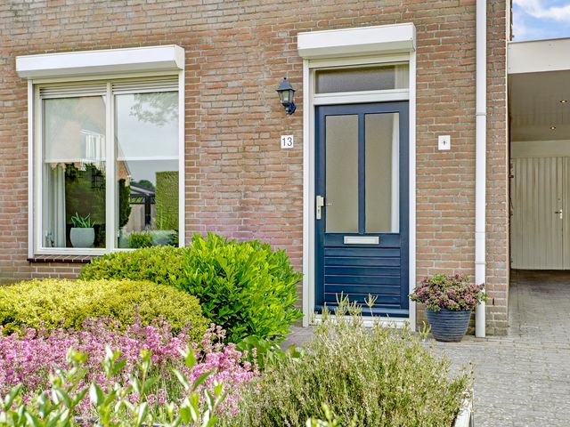De Hoeven 13, Hapert
