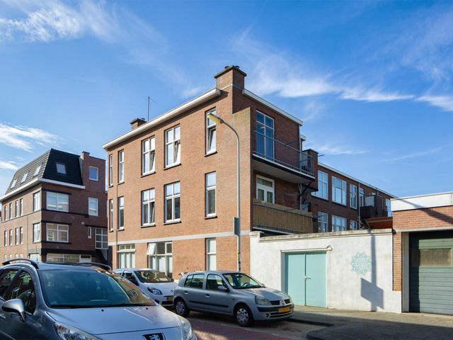 Rhododendronstraat 7, 'S-Gravenhage