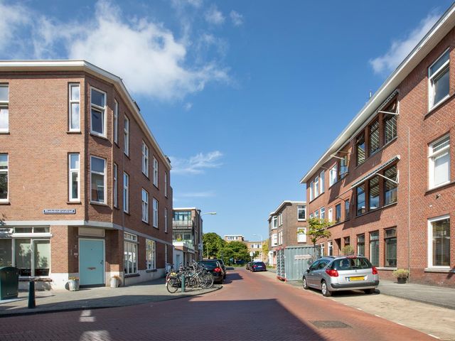 Rhododendronstraat 7, 'S-Gravenhage