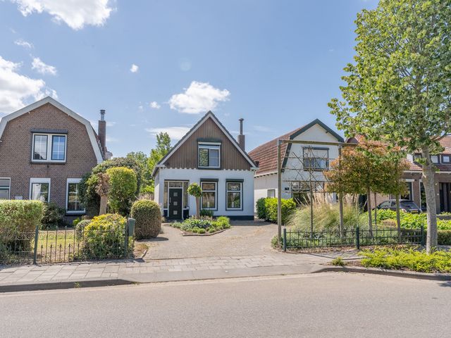 Oostweg 68, Krabbendijke
