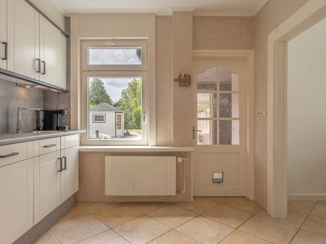 Oostweg 68, Krabbendijke