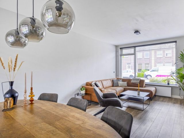 Monseigneur van Enckevoirtstraat 10, Sambeek