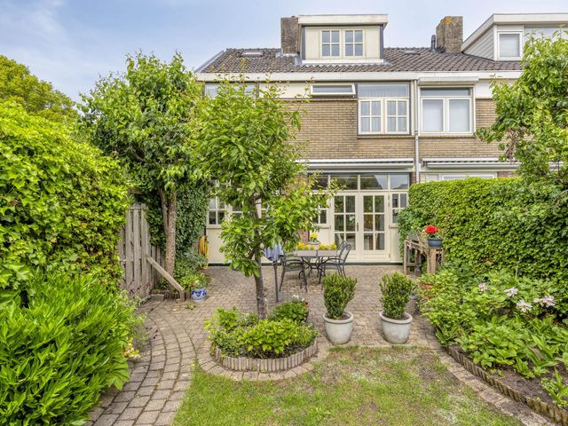 Vliet 12, Maasdam