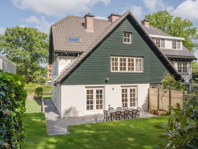 Van Calcarlaan 24, Wassenaar