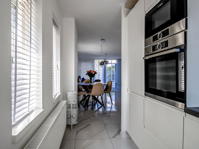 De Velden 12, Schiedam