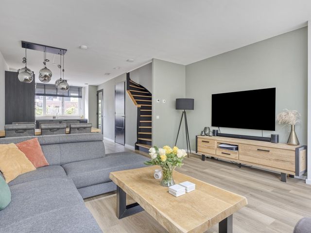 Vincentiusstraat 19, Warmenhuizen