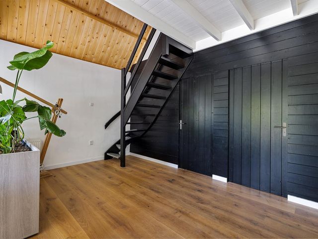 Nijewei 8, Boornbergum