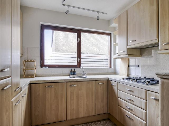Woudveen 10, Wateringen