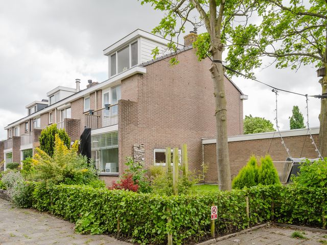 Elzenstraat 20, Spijkenisse