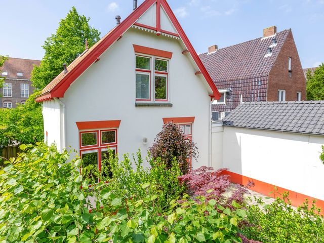 Hobbemastraat 51, Middelharnis