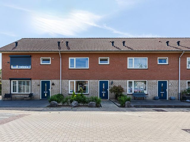Pijnboomstraat 12, Terneuzen