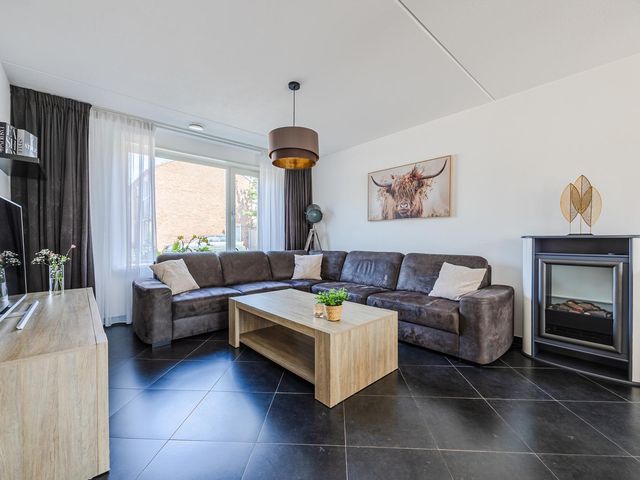 Pijnboomstraat 12, Terneuzen