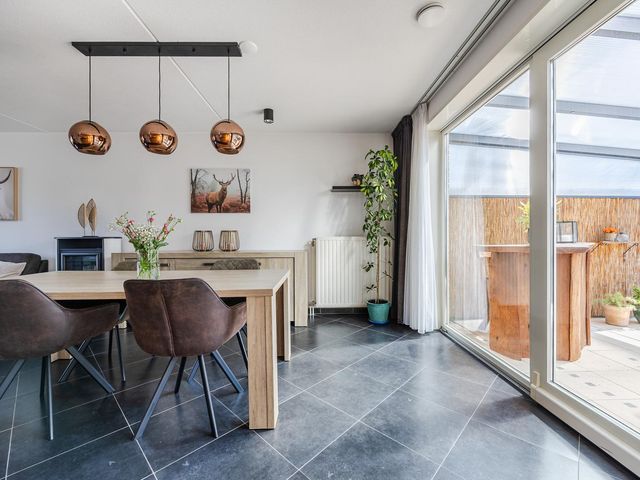 Pijnboomstraat 12, Terneuzen