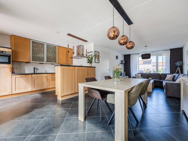 Pijnboomstraat 12, Terneuzen