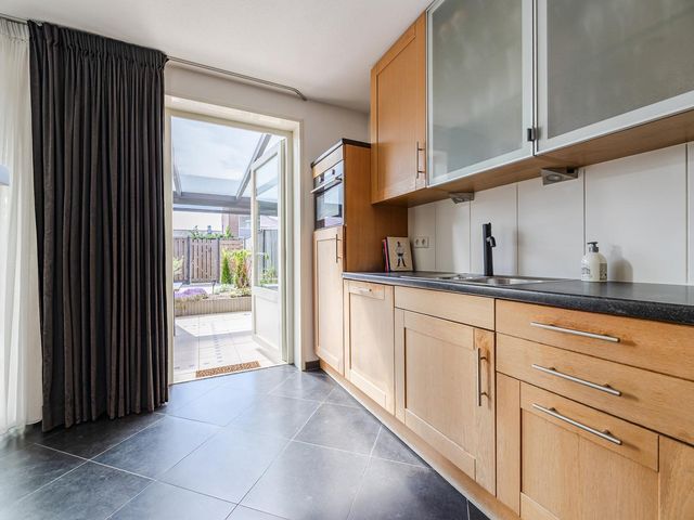 Pijnboomstraat 12, Terneuzen
