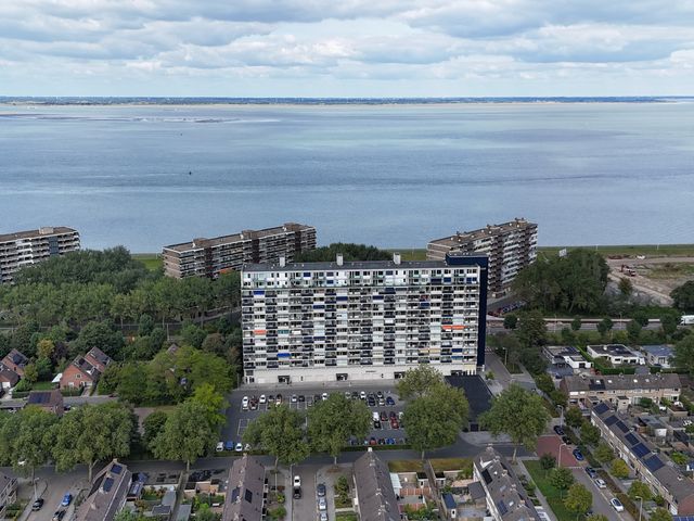 Fahrenheitlaan 524, Terneuzen