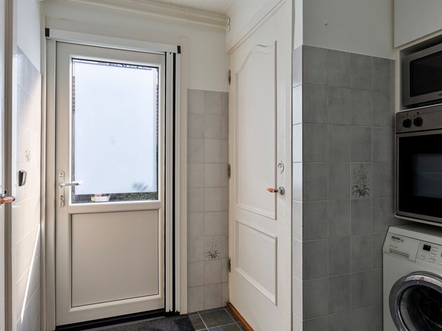 Spoordijk 38, Tilburg