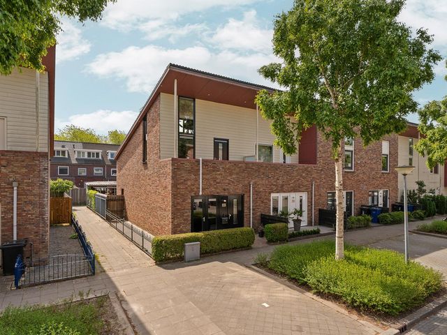 Brancusistraat 22, Almere