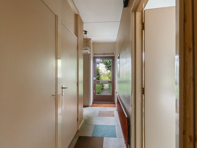 Domela Nieuwenhuisstraat 14, Papendrecht