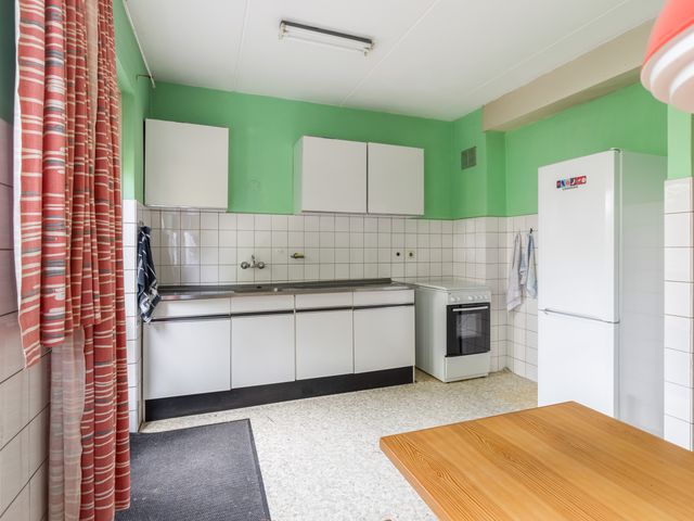 Domela Nieuwenhuisstraat 14, Papendrecht