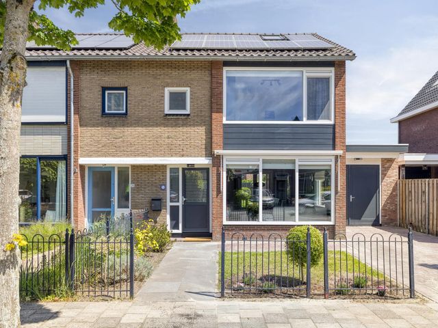 Rialaan 24, Oostvoorne