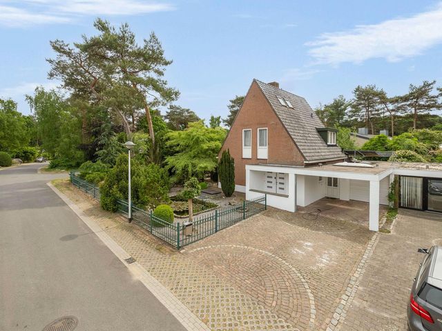 Berkenlaan 16, Velden