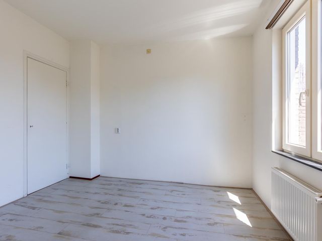 Van Veldekelaan 1A, Geleen