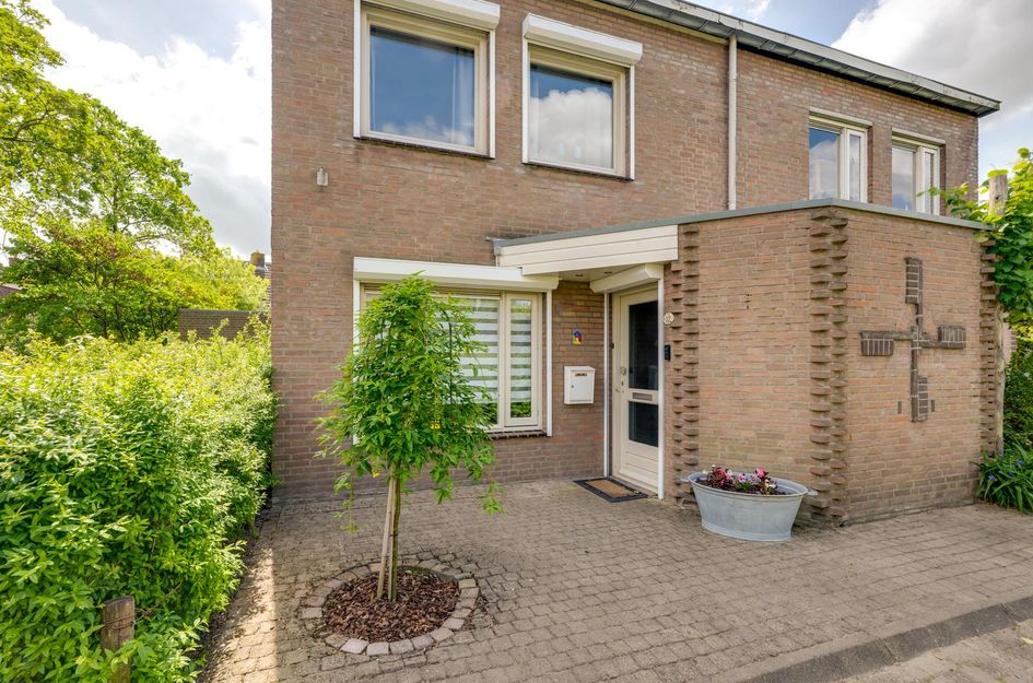 Joostveld 12