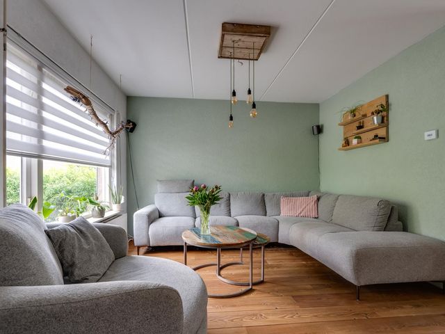 Joostveld 12, Roosendaal