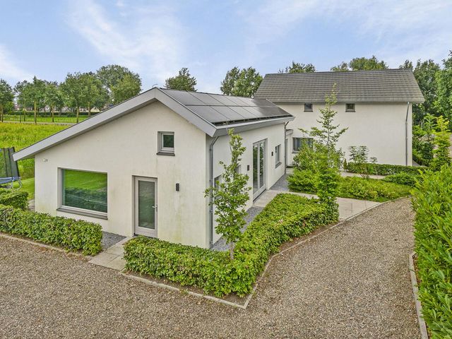 van Heemstraweg 14a, Weurt