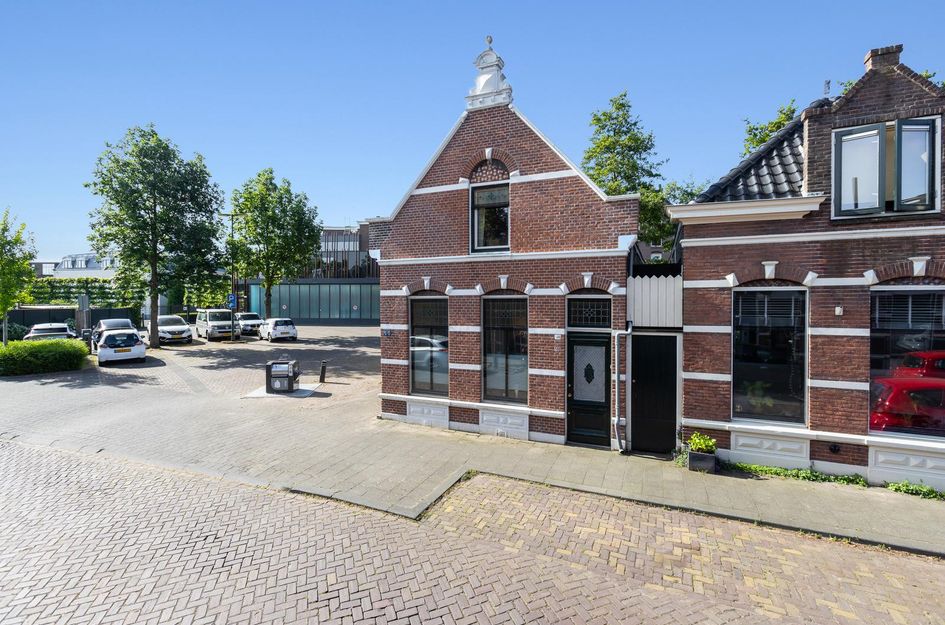 Emmastraat 18