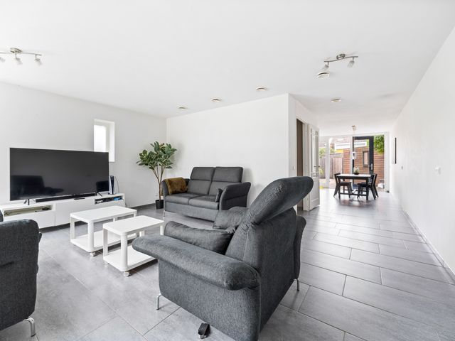 Goudkarpersingel 8, Den Haag