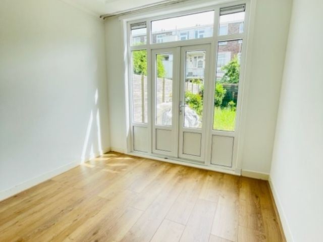 Kamperfoeliestraat 143, Den Haag