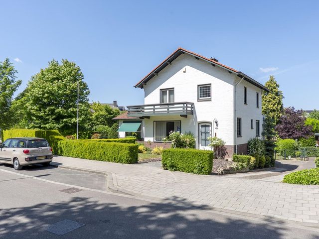 Beekhoverstraat 49, Geleen