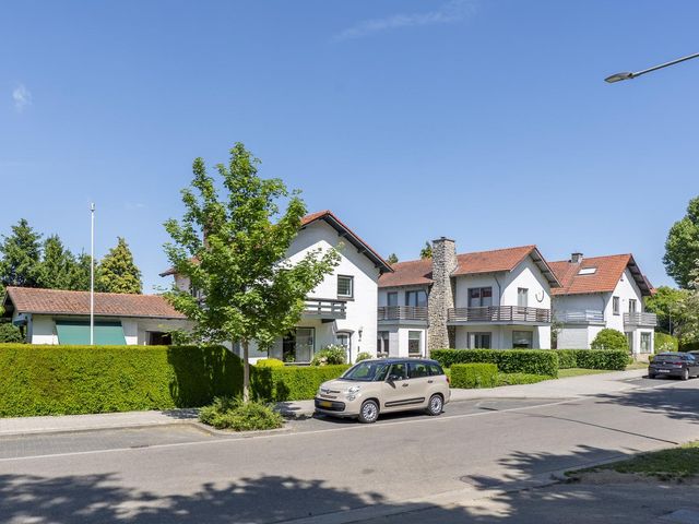 Beekhoverstraat 49, Geleen