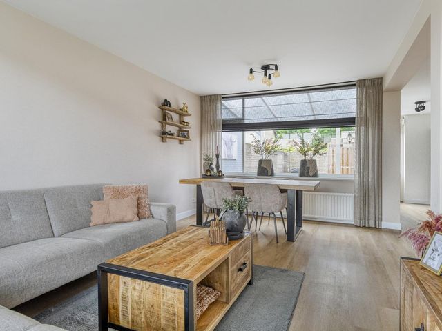 Korenbloemstraat 12, Waalwijk